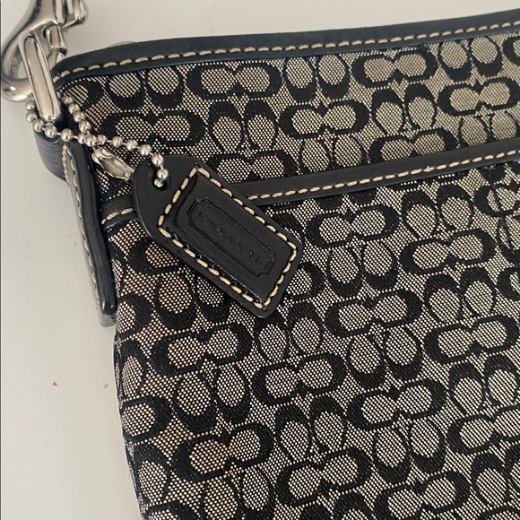 Coach crossbody - Picture 2 of 8